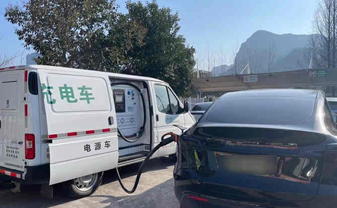 得荣汽车搭电